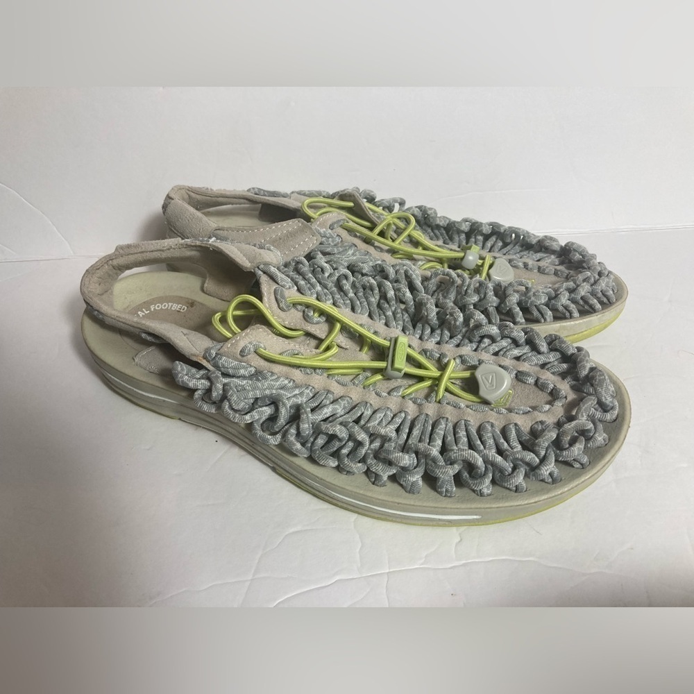 Keen Uneek Anatomical footbed contour arch hiking sandals 9.5